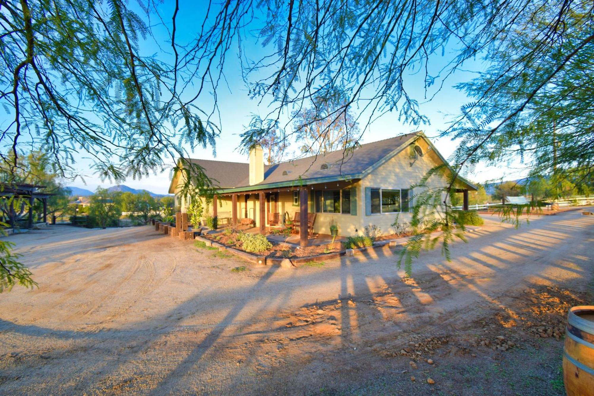 Hotel Peppertree Lane Ranch -- Seven-Acre Ranch In The Heart Of Wine Country à Temecula Extérieur photo